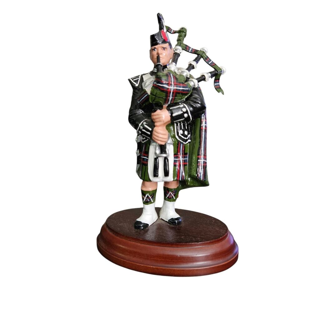 Rockport Gifts Hunter Scottish Bagpiper Figurine Tartan Kilt Wood Base
